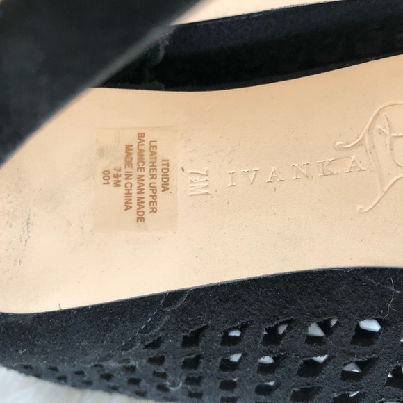 Ivanka Trump Didia Cutout Suede Bootie Black 7.5 - Picture 12 of 15